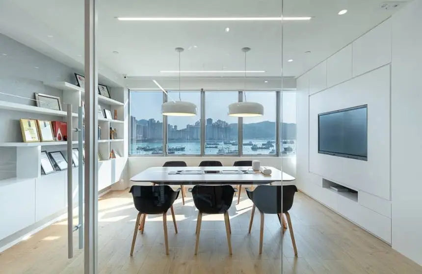 A Minimalist Workplace | Office interior design showcase